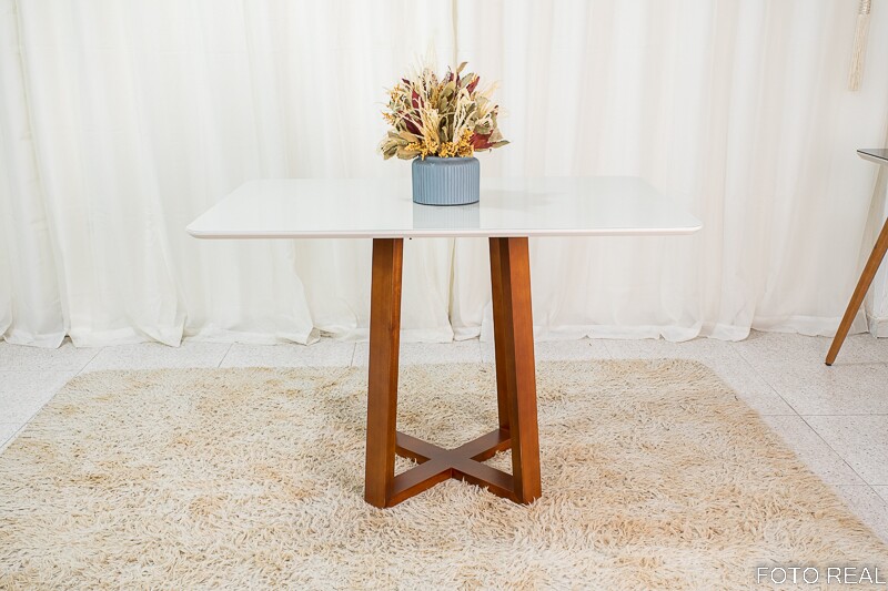 Mesa de Jantar Pedro Mel Vidro Off 120×80 4 Cadeiras Lisboa Veludo Marrom 509 Madeira Maciça Art Assento - Entregue Montada - Imagem 5