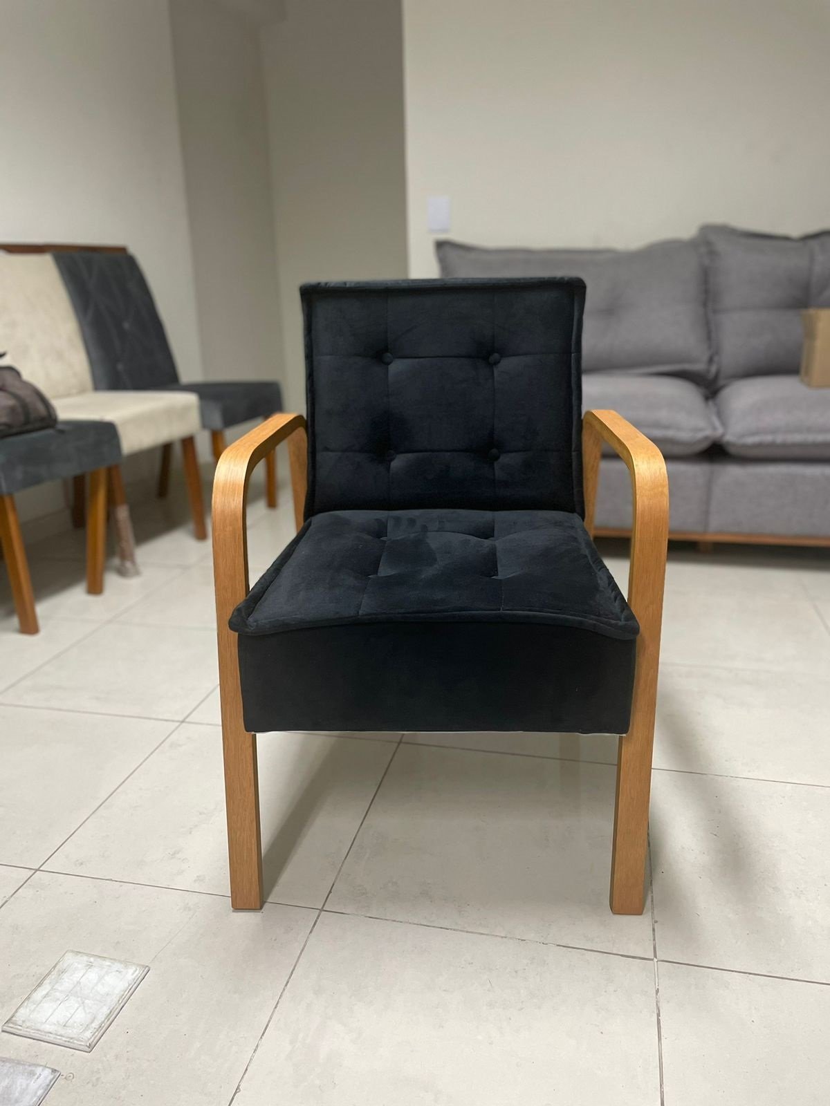 Poltrona Ester Veludo Preto - PL ESTOFADOS - Imagem 5